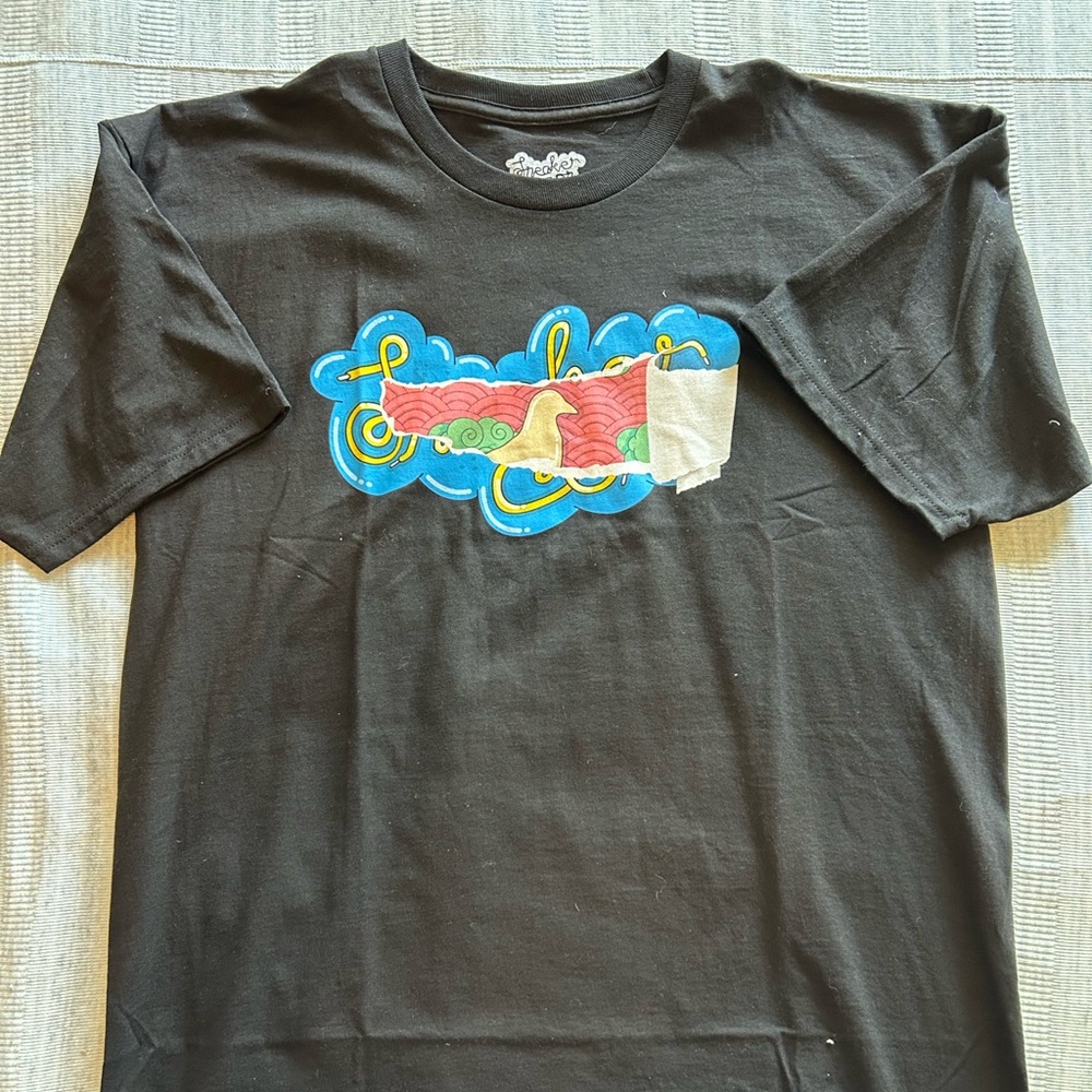 Sneaker Con shirt
